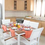 Butterfly Estates Maritsa Rhodes פסטידה