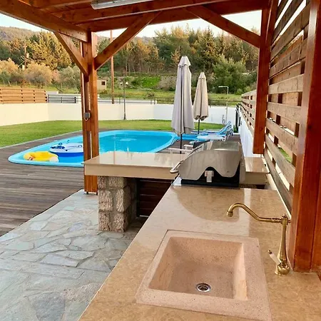 Butterfly Estates Maritsa Rhodes פסטידה